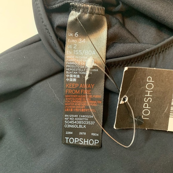 TopShop - Ruffle Swimsuit - Picture 4 of 8